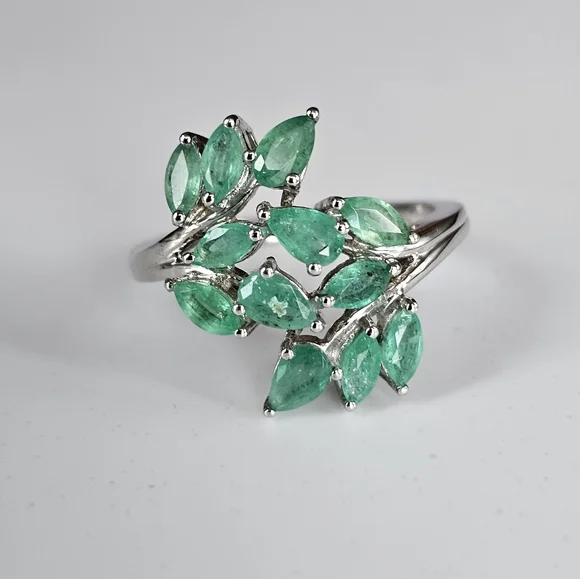 Genuine Emerald Cluster Ring Sterling Silver Size 8! - Picture 9 of 9